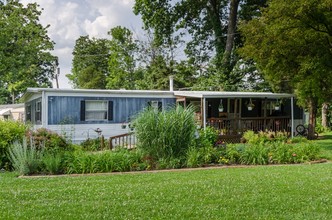 Woodville Gardens in Loveland, OH - Building Photo - Building Photo