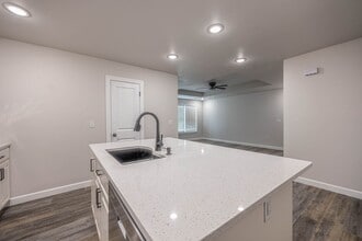 358 SE 95th Rd in Warrensburg, MO - Building Photo - Building Photo