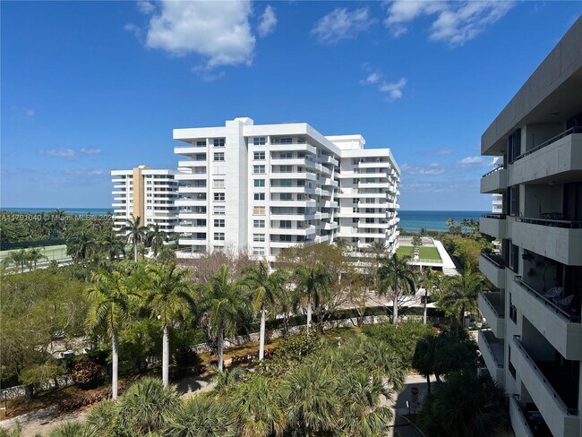 170 Ocean Ln Dr in Key Biscayne, FL - Building Photo - Building Photo