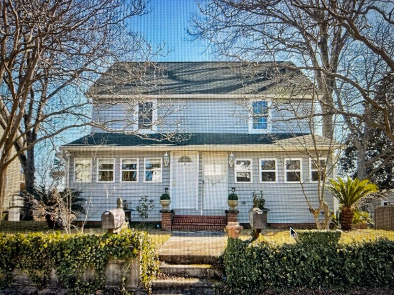 327 Carpenter St in West Columbia, SC - Building Photo