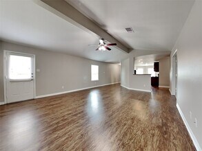 2402 Regatta Ln in Texas City, TX - Building Photo - Building Photo