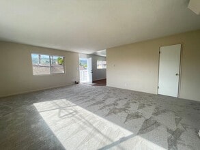130 S M St in Lompoc, CA - Foto de edificio - Building Photo