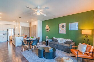 9600 W Georgia Ave in Glendale, AZ - Building Photo - Building Photo