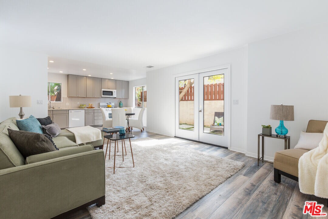 4041 Wade St in Los Angeles, CA - Building Photo