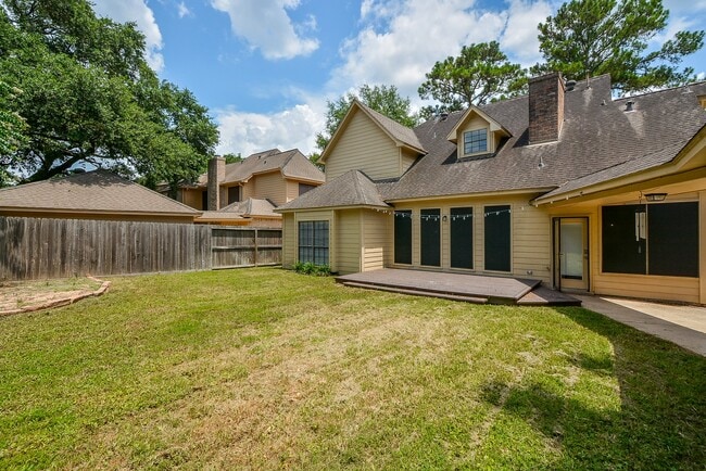 8010 White Marsh Ct in Spring, TX - Foto de edificio - Building Photo