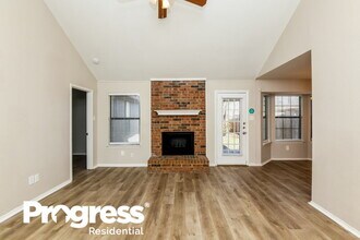 1354 Gainsborough Way in Fort Worth, TX - Foto de edificio - Building Photo