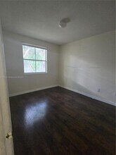 1661 SE 28th St in Homestead, FL - Building Photo - Building Photo