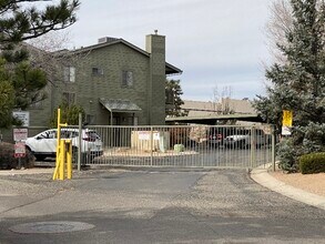 1135 Boulder Park Ave in Prescott, AZ - Foto de edificio - Building Photo