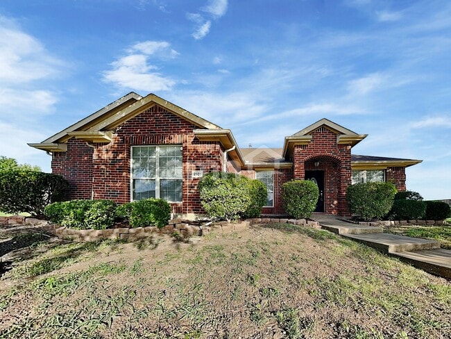 2101 Harvester Dr