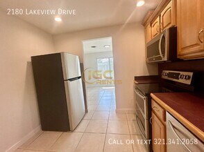 2180 Lakeview Dr in Melbourne, FL - Building Photo - Building Photo