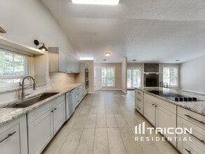 3319 Country Creek Dr NW in Kennesaw, GA - Building Photo - Building Photo