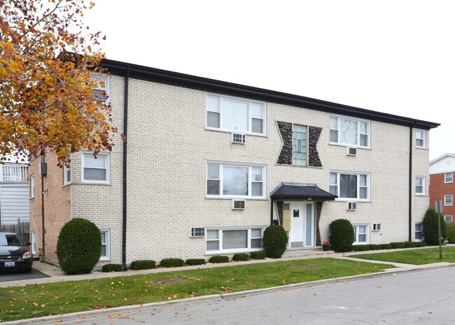 2100 N Harlem Ave in Elmwood Park, IL - Building Photo - Building Photo