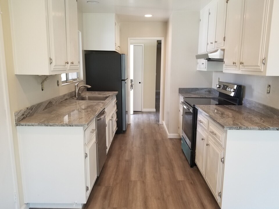1821 Sunnyvale Ave in Walnut Creek, CA - Building Photo
