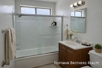 5130 Yarmouth Ave in Los Angeles, CA - Building Photo - Building Photo