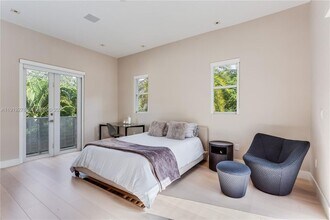 1701 Espanola Dr in Miami, FL - Foto de edificio - Building Photo