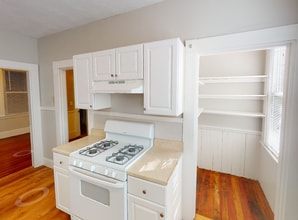 74 Spring St, Unit 1 in Cambridge, MA - Building Photo - Building Photo