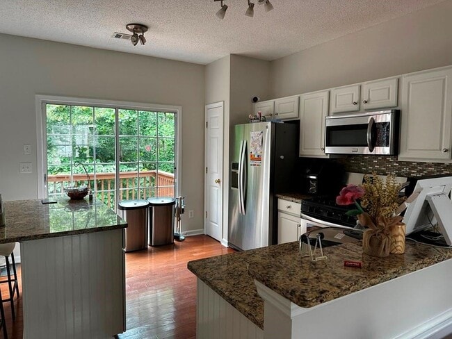 6103 Falling Water Ct in Roswell, GA - Building Photo - Building Photo