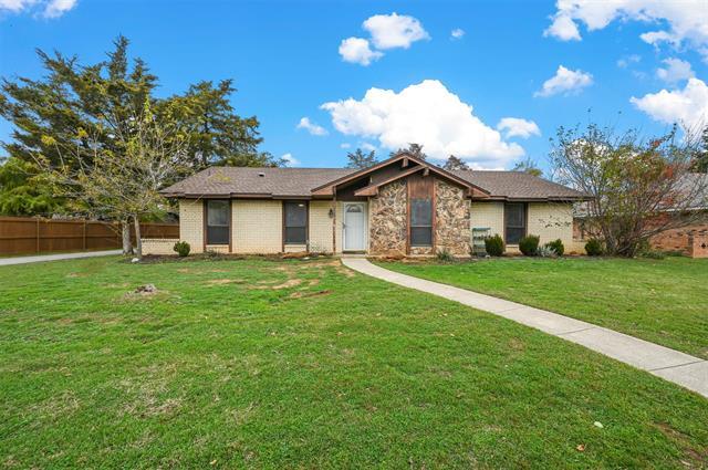 69 Lakewood Dr in Hickory Creek, TX - Building Photo