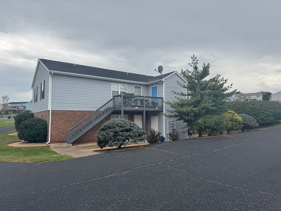 107 Sycamore Ct in Bridgewater, VA - Building Photo