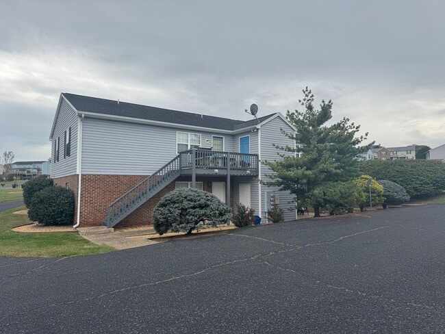 property at 107 Sycamore Ct