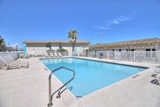 1421 Eleventh St in Port Aransas, TX - Building Photo - Building Photo