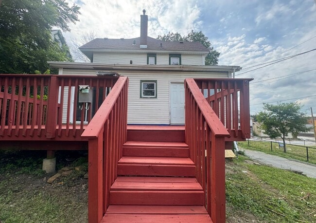 property at 816 15th St