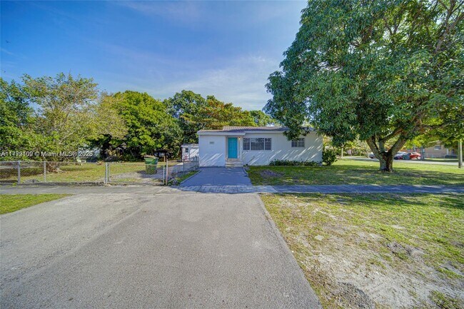 12825 NW 13th Ave in North Miami, FL - Building Photo - Building Photo