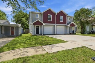 1022 W Shepherd St in Denison, TX - Building Photo