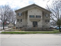 Alpine Apartments in Sheboygan, WI - Foto de edificio - Building Photo