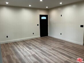 15049 Blackhawk St in Los Angeles, CA - Building Photo - Building Photo