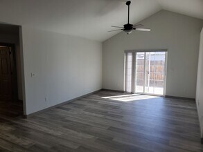 1545 SW Kalama Ave in Redmond, OR - Building Photo - Building Photo