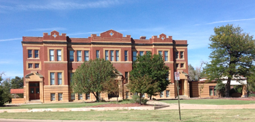 Sabine House in Garden City, KS - Building Photo