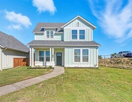 100 Cardinal Wds in Granbury, TX - Building Photo