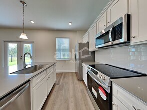 27121 St Andrews Ave in Wesley Chapel, FL - Building Photo - Building Photo