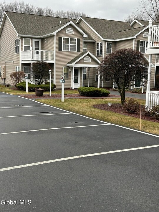 55 Elderberry Ct in Albany, NY - Building Photo