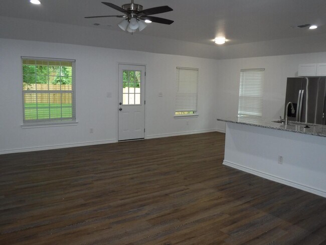 1406 W Sears St in Denison, TX - Building Photo - Building Photo