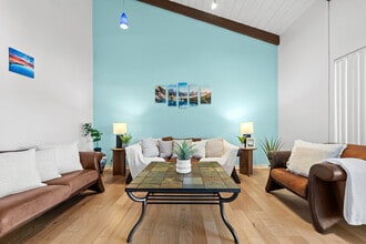 17141 W Bernardo Dr in San Diego, CA - Foto de edificio - Building Photo