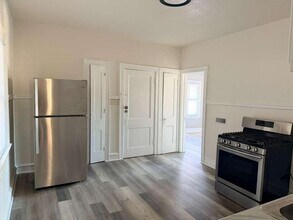 2217 N 15th St in Milwaukee, WI - Building Photo - Building Photo