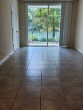 545 Running Wds St in Orange Park, FL - Foto de edificio - Building Photo