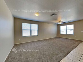 2443 W Mobile Ln in Phoenix, AZ - Foto de edificio - Building Photo