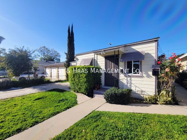 property at 3031 E 65th St