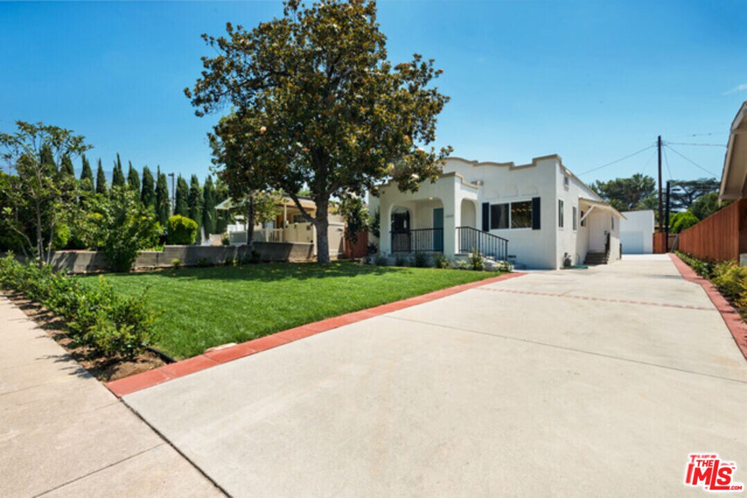 1288 N Hill Ave in Pasadena, CA - Building Photo