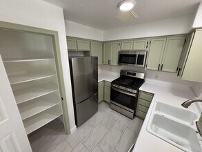 7317 Maiden Run Ave in Las Vegas, NV - Building Photo - Building Photo