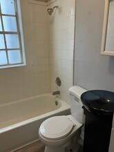 730 N Westmoreland Dr, Unit b in Orlando, FL - Foto de edificio - Building Photo