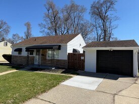 303 W Ainsworth St in Ypsilanti, MI - Building Photo