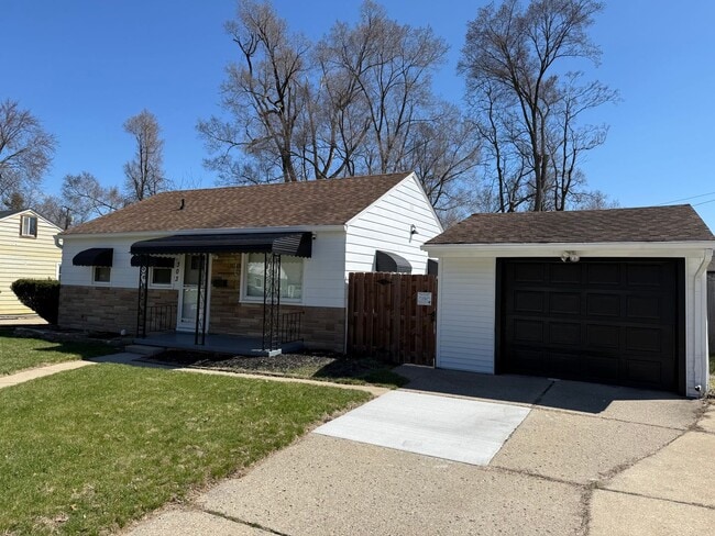 property at 303 W Ainsworth St