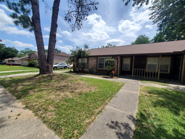 property at 2306 Spring Dusk Ln