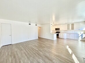 1441 Deerpond Ln in Virginia Beach, VA - Foto de edificio - Building Photo