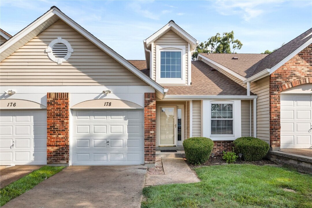 178 Cascade Cir Dr in Ballwin, MO - Building Photo