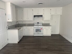 2816 Ashe Rd in Bakersfield, CA - Building Photo